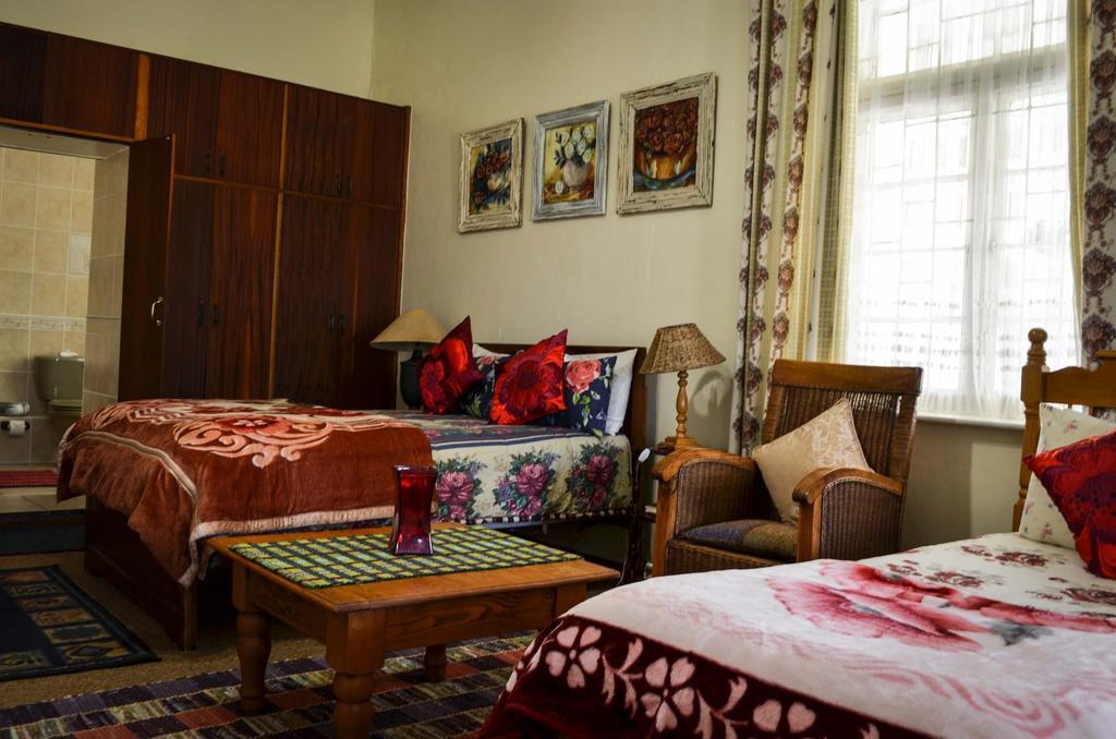Petra'S Country Guesthouse Фрейхейд Номер фото